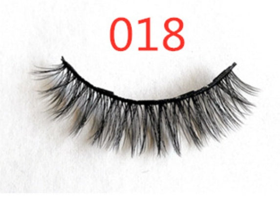 A Pair Of False Eyelashes With Magnets In Fashion