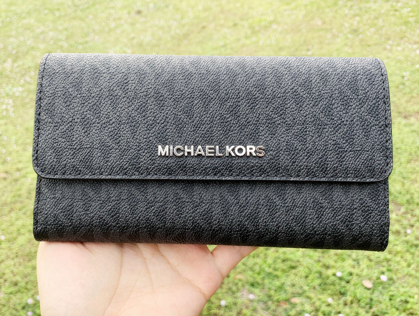 Michael Kors Jet Set Travel Large Trifold Wallet Signature MK Brown Bl